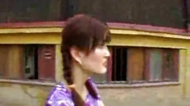POVD xxxabuelas Rubia Lena Anderson perseguida por la casa y follada