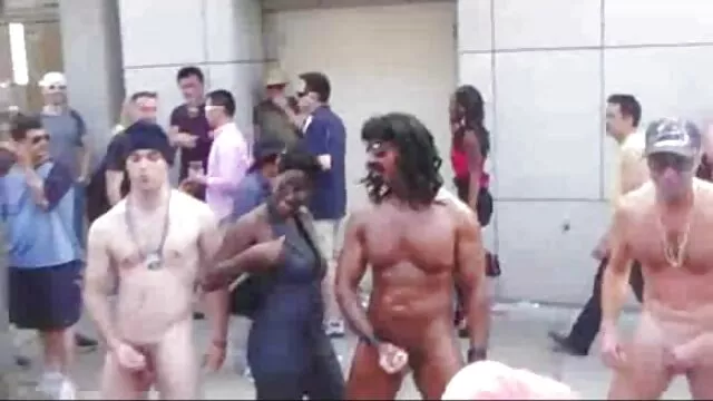 Muy caliente polla rebotando deja su cojiendo a viejita culo totalmente destruido