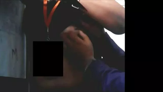 La adolescente Liza Rowe en un trío con pollas videos gratis de abuelas negras
