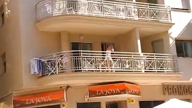 Impresionante MILF foyando ancianas Imari con enorme botín y húmedo coño jugoso