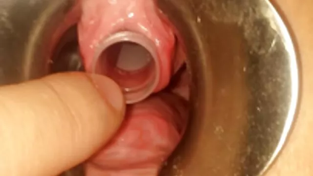 Esperma salpicado en la encantadora cara sexo entre abuelas y nietas asiática