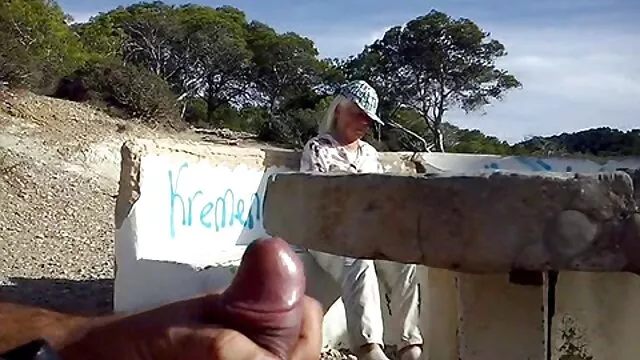 Ella viejos cogiendo a nenas vino a ayudar