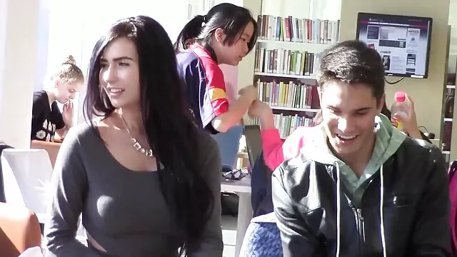 Te pillé masturbándote abuelitos pornos en mi habitación JOI