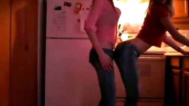STP4 ¡Le encanta follar videos pornos viejas y jovenes con papá!