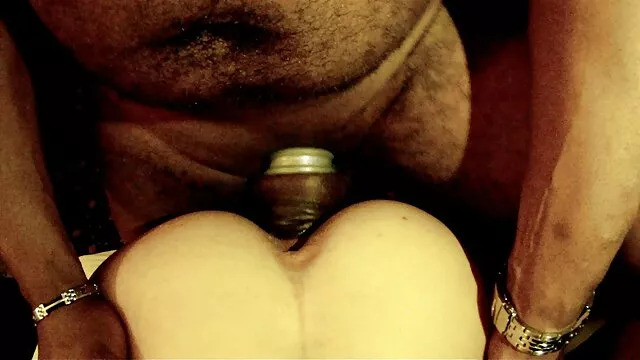 Dominada por su sexo de viejos con viejas arnés
